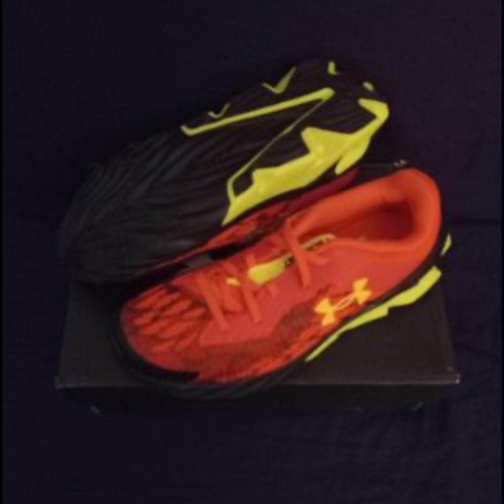 Under Armour Scramjet kid's size 3: Wore Once